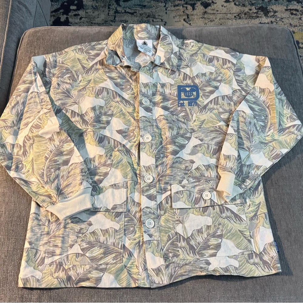 NWT Disney World Jungle Cruise Tropical Leaves Spirit Jersey